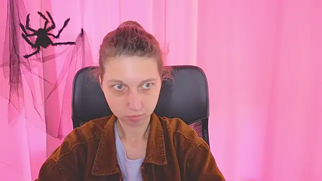 Snapshot of CuteEllii chatting on November 1, 10:53 am CuteEllii online show from November 1, 10:53 am