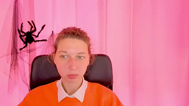 Snapshot of CuteEllii chatting on November 15, 11:25 am CuteEllii online show from November 15, 11:25 am