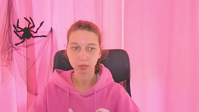 Snapshot of CuteEllii chatting on October 31, 11:07 am CuteEllii online show from October 31, 11:07 am