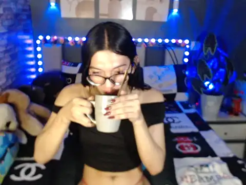 HotNathalie6900 online show from March 28, 1:56 pm