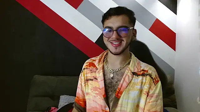 Snapshot of Zac_Golden chatting on November 17, 7:07 pm Zac Golden online show from November 17, 7:07 pm