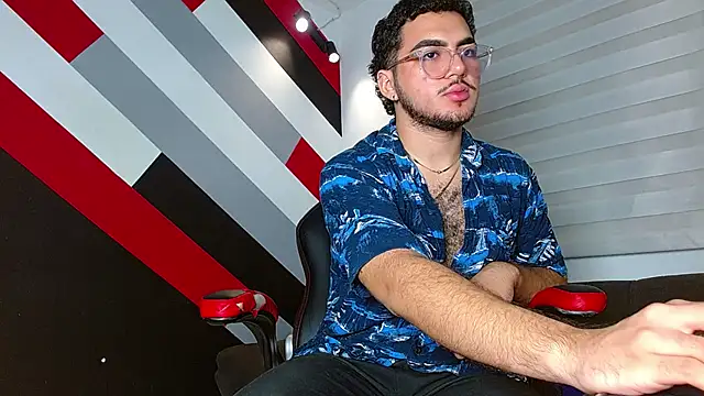 Zac Golden online show from June 2, 12:16 pm