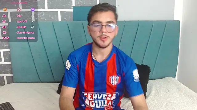 Snapshot of Zac_Golden chatting on November 23, 11:59 pm Zac Golden online show from November 23, 11:59 pm