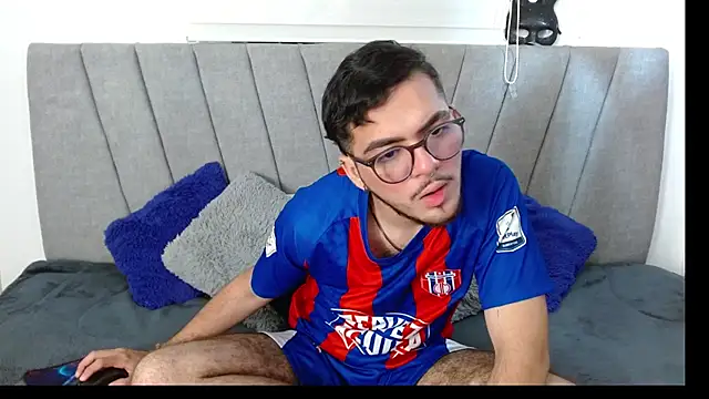 Snapshot of Zac_Golden chatting on November 14, 2:26 am Zac Golden online show from November 14, 2:26 am