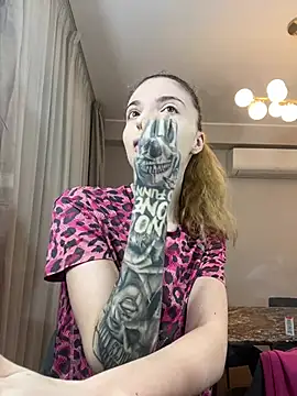 LaraSynn online show from March 2, 3:18 am