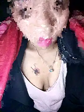 Snapshot of mekaka00 chatting on January 7, 12:15 am mekaka00 online show from January 7, 12:15 am