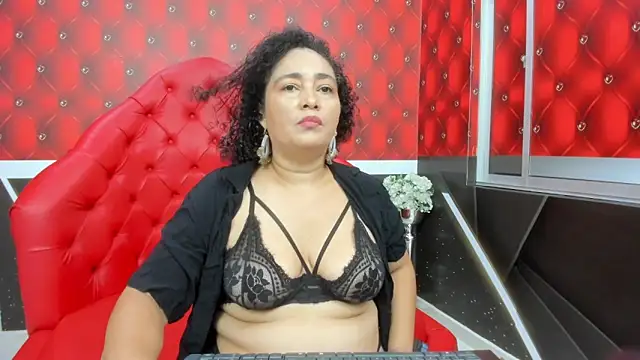 Bianca Millf online show from February 26, 3:39 am