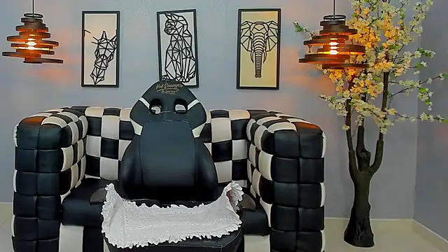 Bianca Millf online show from April 13, 4:05 am