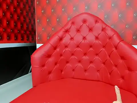 Snapshot of Bianca_Millf chatting on November 24, 4:12 am Bianca Millf online show from November 24, 4:12 am