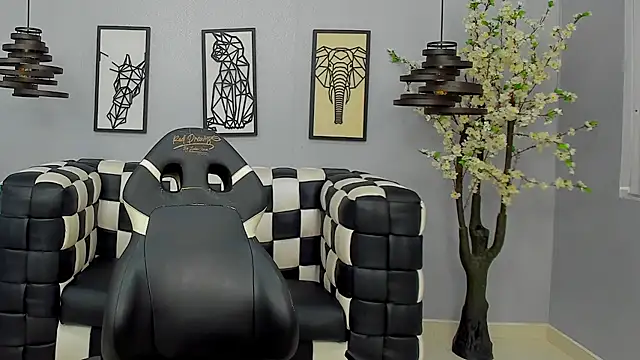 Bianca Millf online show from April 12, 3:54 am