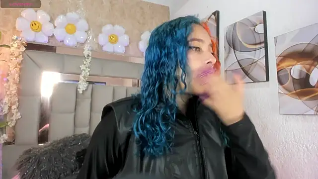 Snapshot of Cristall_ravven chatting on October 28, 2:05 pm Cristall ravven online show from October 28, 2:05 pm