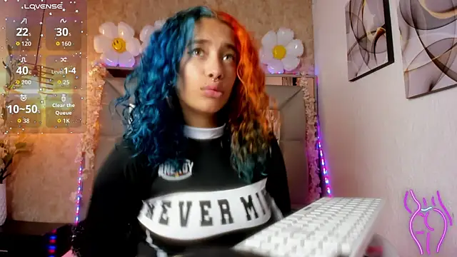 Snapshot of Cristall_ravven chatting on November 4, 8:12 pm Cristall ravven online show from November 4, 8:12 pm