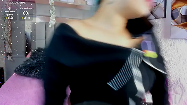 Snapshot of Cristall_ravven chatting on November 18, 7:39 pm Cristall ravven online show from November 18, 7:39 pm