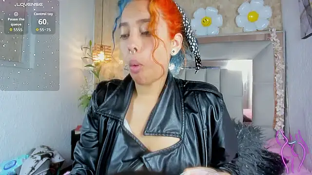 Snapshot of Cristall_ravven chatting on December 3, 2:27 pm Cristall ravven online show from December 3, 2:27 pm