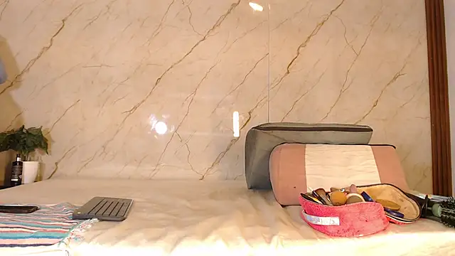 LucianaaMorena online show from December 16, 10:36 pm