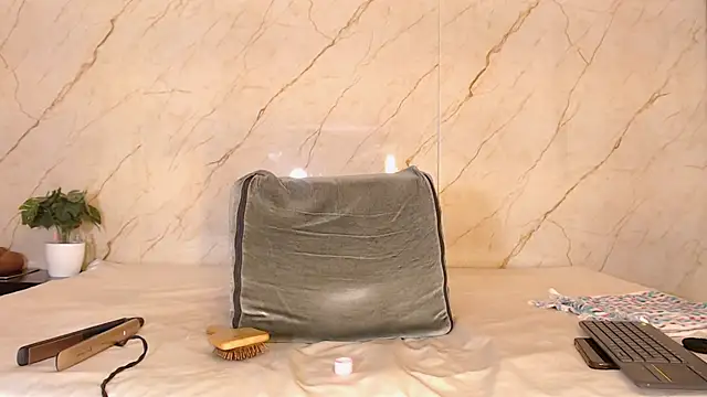 LucianaaMorena online show from December 15, 12:33 pm