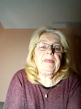 AmyLove353 online show from October 30, 10:06 pm