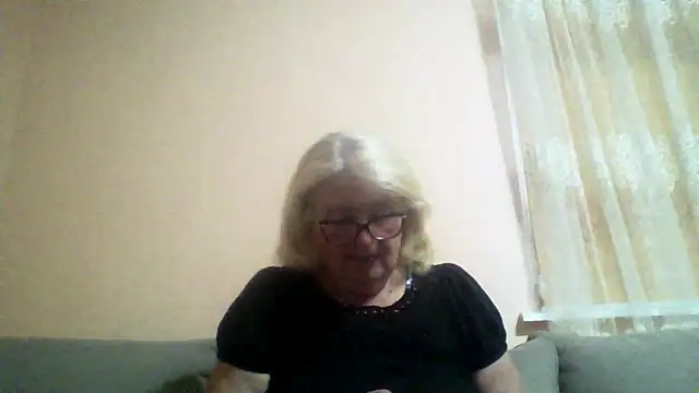 AmyLove353 online show from June 17, 8:19 pm
