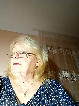 AmyLove353 online show from November 22, 8:18 pm