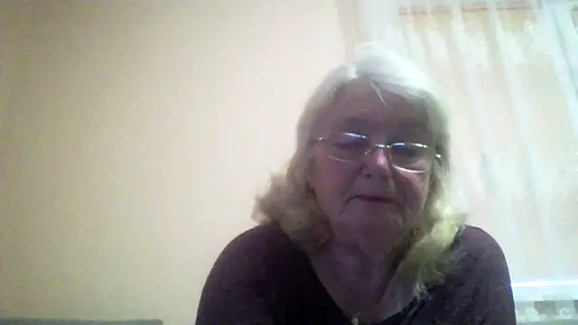 AmyLove353 online show from May 14, 2:41 am