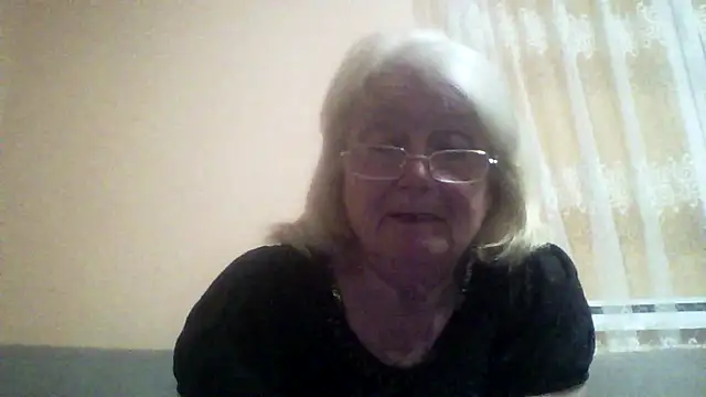 AmyLove353 online show from May 4, 10:12 pm