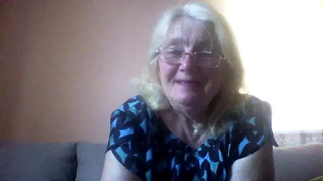 AmyLove353 online show from May 16, 3:49 am