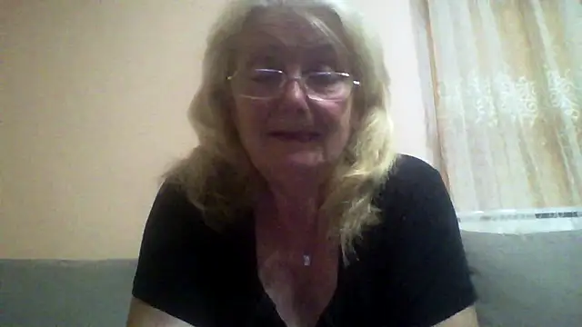 AmyLove353 online show from June 29, 8:52 pm