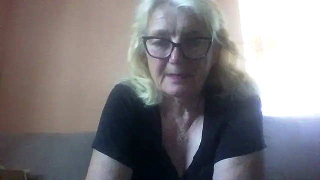 AmyLove353 online show from June 27, 3:34 am