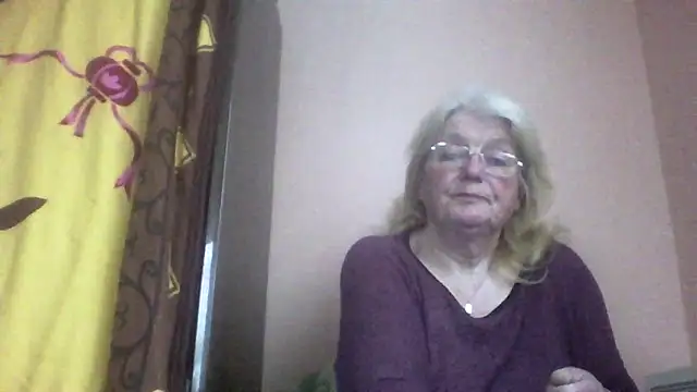 AmyLove353 online show from April 1, 6:15 am