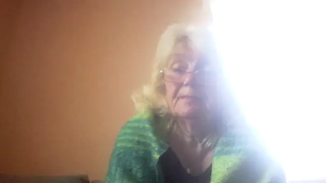 AmyLove353 online show from May 13, 4:52 am