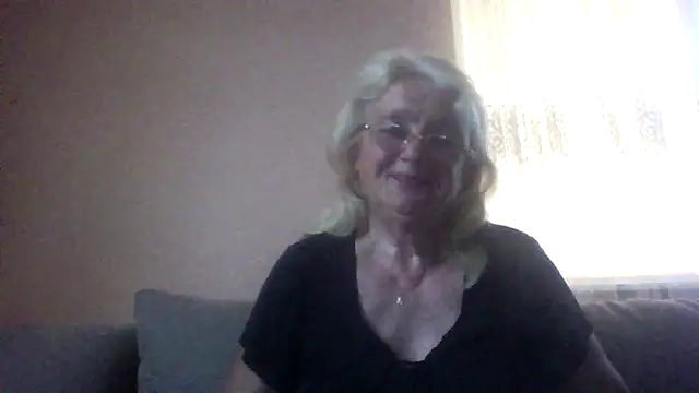 AmyLove353 online show from July 16, 3:14 am