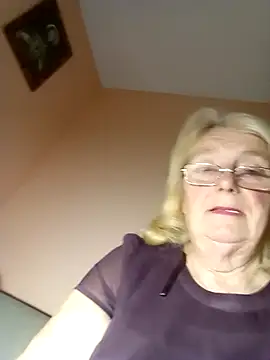 AmyLove353 online show from October 27, 9:16 pm