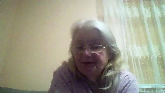 AmyLove353 online show from April 16, 3:07 am