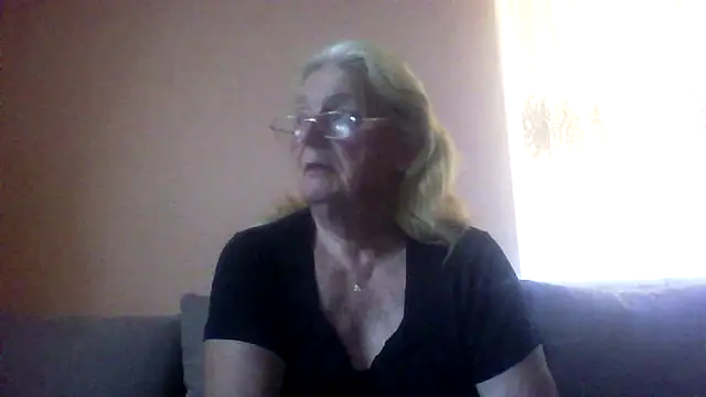 AmyLove353 online show from July 4, 3:24 am