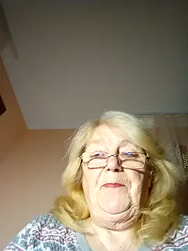 AmyLove353 online show from November 26, 5:29 am