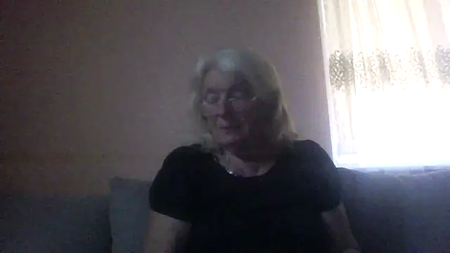 AmyLove353 online show from July 10, 3:39 am