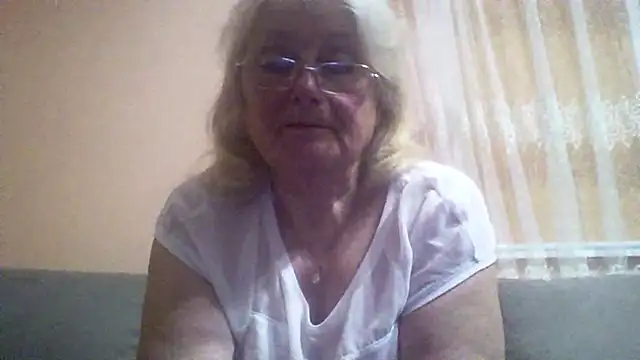 AmyLove353 online show from April 30, 8:57 pm
