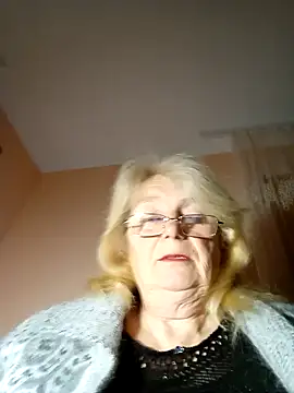 AmyLove353 online show from November 12, 8:23 pm