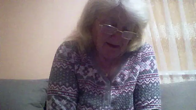 AmyLove353 online show from May 17, 9:04 pm