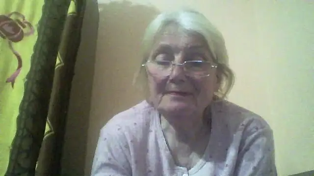 AmyLove353 online show from March 22, 10:00 pm