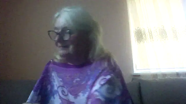 AmyLove353 online show from June 17, 4:12 am
