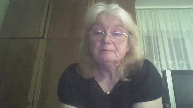 AmyLove353 online show from April 2, 8:37 pm