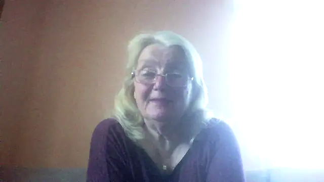 AmyLove353 online show from May 2, 3:56 am