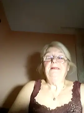 AmyLove353 online show from October 29, 10:31 pm