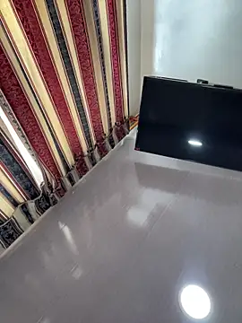 Violeet-Smith online show from February 16, 4:49 pm