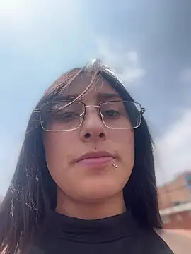 Violeet-Smith online show from March 26, 6:28 pm