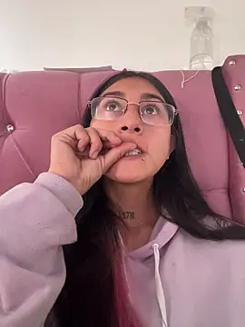 Violeet-Smith online show from March 3, 2:35 pm