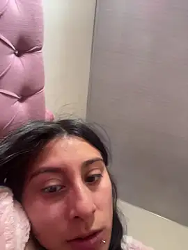 Violeet-Smith online show from February 17, 1:41 pm