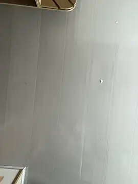 Violeet-Smith online show from December 17, 4:34 pm