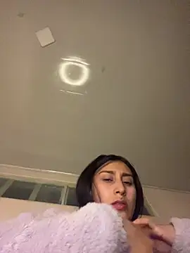 Violeet-Smith online show from November 26, 7:08 am